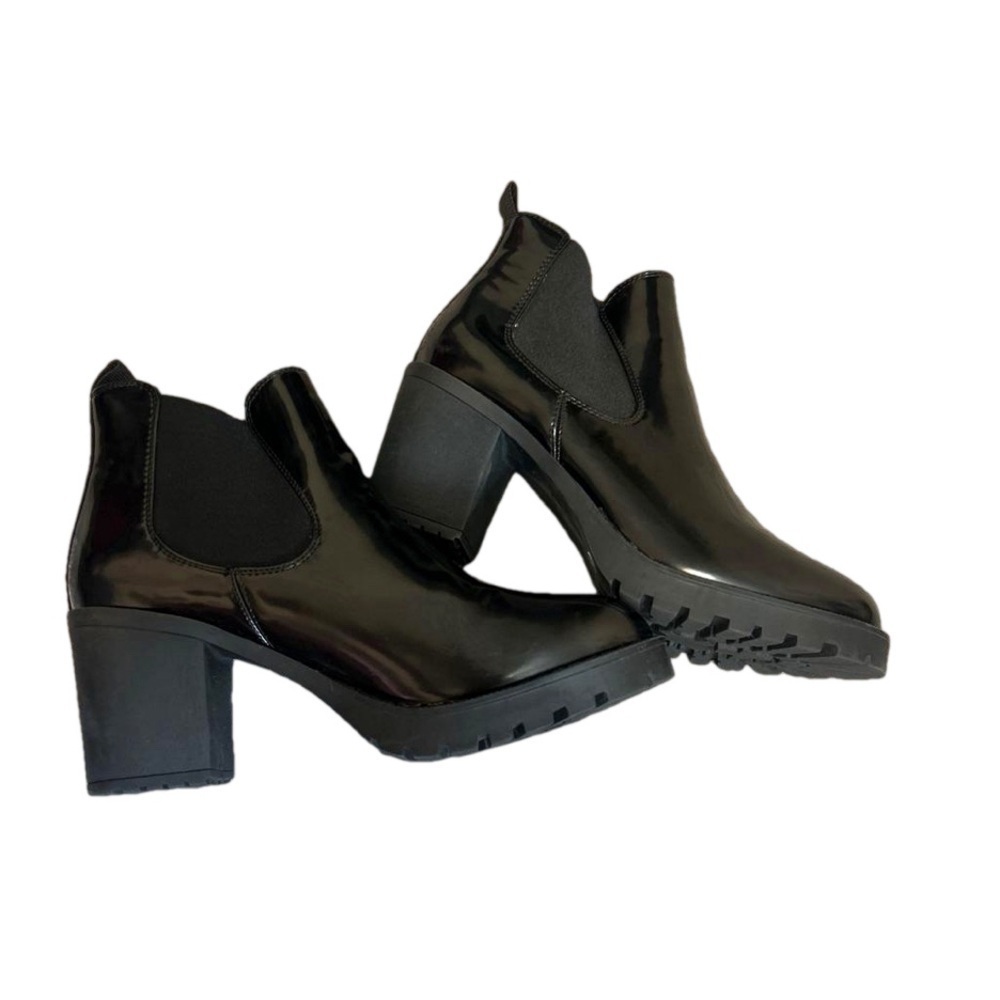 H by Halston Vegan Leather Black Heeled Chelsea Boots Size 9